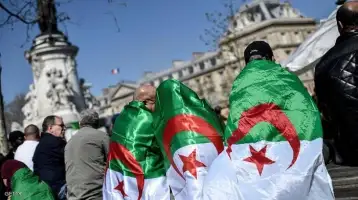 انتقادات لحكومة بوتفليقة "مضيعة للوقت"، والحديث عن ما بعد الاستقالة