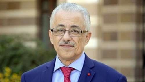 مقاول يوهم المسؤولين في قنا بالتبرع لإعادة بناء 3 مدارس ثم يهرب بعد هدمها والاستيلاء على مخلفاتها