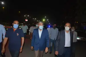 جولات ميدانية لمحافظ المنيا لمتابعة الالتزام بمواعيد الغلق الجديدة