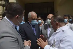 بالصور.. محافظ الجيزة يفتتح قسم العناية المركزة بمستشفى أوسيم المركزي