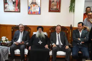 محافظ قنا يهنئ أقباط نجع حمادي بمناسبة عيد القيامة المجيد