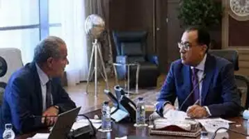 وزير الدفاع يناقش مع رئيس أركان القوات المسلحة الإماراتية سبل تعزيز التعاون والعلاقات العسكرية