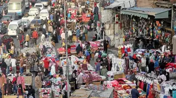 من الماء والسكن إلى العنف والحماية.. موجات التسليع تحقق شعار "نشتري كل شيء"