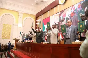 "الاتفاق الإطاري" هل يصلح ما أفسده عسكر السودان وقواه المدنية؟ الجوع يضرب العامة والحكومة تبدأ حلقة تأزم جديدة