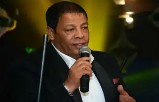 عبد الباسط حمودة يحيي سهرة رمضانية بالشيخ زايد