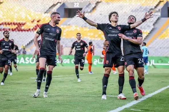 الأهلي يحقق انتصارا ثمينا على فاركو 2-1 في الدوري