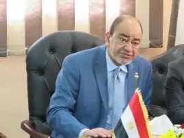 رئيس شعبة المستلزمات الطبية بالغرفة التجارية يطالب محافظ المركزى بإنهاء تكدس المستلزمات الطبية بالموانئ