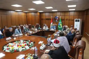 محافظ المنيا يلتقى أعضاء مجلس الشيوخ  لمناقشة قضايا المواطنين