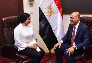وزير العمل محمد جبران لـ "المشهد": بدأنا إجراءات رفع الحد الأدنى لإعانات الطوارئ إلى 1500 جنيه