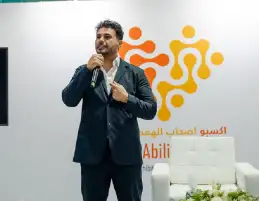 احتفاء عالمي بطبيب مصري وضع مفاهيم جديدة لتشخيص وعلاج مرضى التوحد