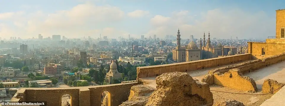 "مصر أعلى من الكلام" - قصيدة للشاعر الفلسطيني المتوكل طه