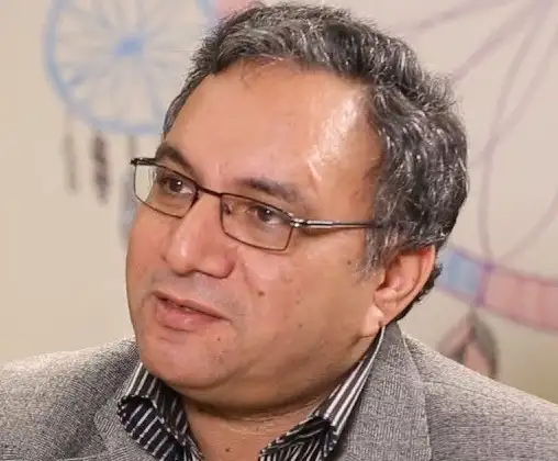 عمار علي حسن في حوار لـ "المشهد"": أنا فلاح فأسه القلم