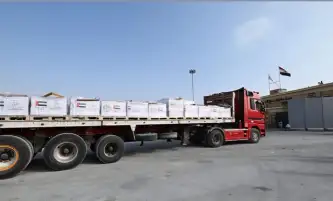 الإمارات تعلن دخول 38 شاحنة مساعدات إنسانية إلى غزة ضمن "عملية الفارس الشهم 3"