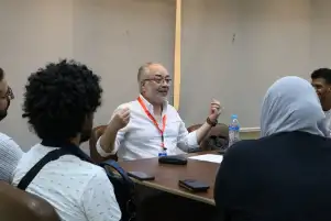 بالصور.. السينوغراف عمرو عبد الله يقدم ماستر كلاس علي هامش "مهرجان الإسكندرية المسرحي"