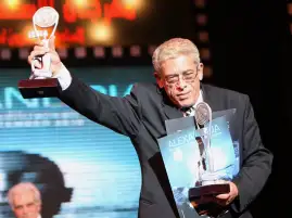 داود عبد السيد يغادر "أرض الخوف".. السينما المصرية تفقد واحدا من أهم مبدعيها