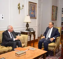 وزير الخارجية يستقبل مسؤولي غرفة التجارة الأمريكية في القاهرة