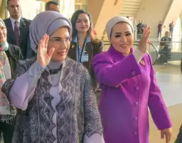 السيدة انتصار السيسي ترافق سيدة تركيا في جولة تاريخية بالمتحف المصري الكبير