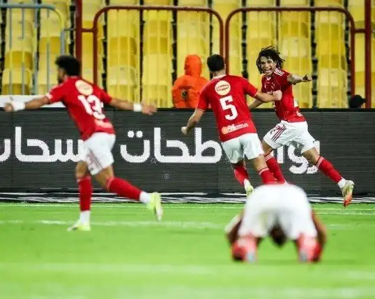 الأهلي يفوز على سموحة بهدف نظيف ويتصدر الدوري المصري