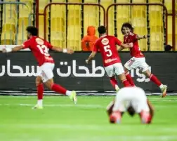 الأهلي يفوز على سموحة بهدف نظيف ويتصدر الدوري المصري