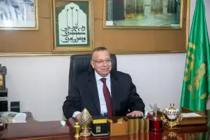 نقيب الأشراف يهنئ المستشار عمر مروان لمنحه الدكتوراه الفخرية من جامعة عين شمس