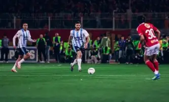 بيراميدز يفوز على الأهلي بثلاثية نظيفة ويشعل المنافسة على لقب الدوري