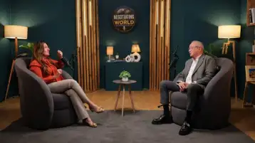 نجيب ساويرس: خسرت مليارات بسبب رفض الفساد.. والنجاح يبدأ من التمسك بالمبادئ والمخاطرة المدروسة.