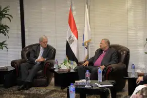 رئيس الطائفة الإنجيلية يبحث مع القائم بالأعمال الأمريكي تعزيز التعاون التنموى