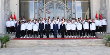 السيسي يكرم أبطال المنتخب الوطني بكأس "الفخر والاعتزاز" وأوسمة تقديراً لإنجاز مونديال  2026