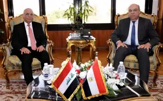 وزير الطيران يلتقي سفير العراق بالقاهرة لبحث آفاق التعاون وتبادل الخبرات في مجال الطيران