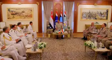 وزير الدفاع ورئيس الأركان يبحثان مع الجانب الفرنسي سبل تعزيز العلاقات العسكرية