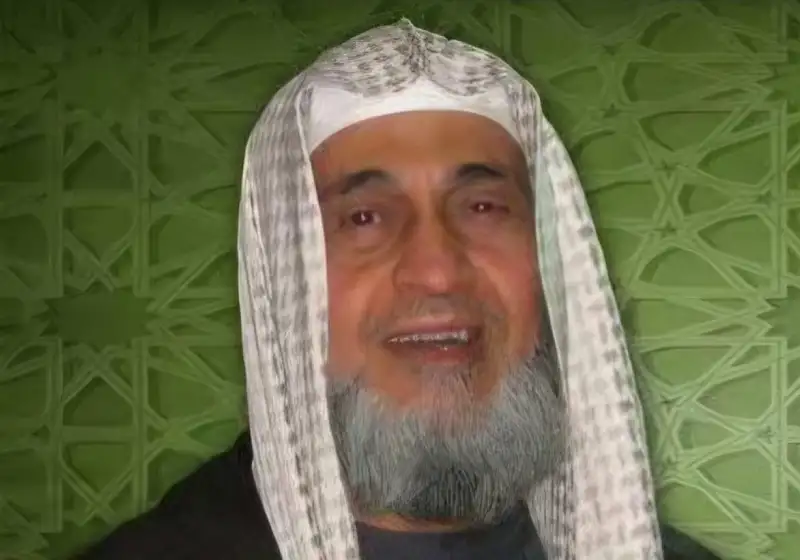 الشيخ "محمد محمدي سلّام".. مصري أصبح القارئ الأول للسلطان قابوس بن سعيد.. ورحلة لأكثر من 70 عامًا في رياض القرآن