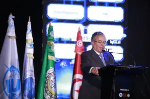 نبيل فهمي يؤكد أهمية الذكاء الاصطناعي في دعم التنمية وتعزيز التنافسية العربية