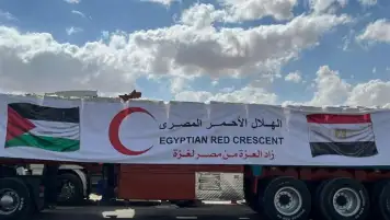 الهلال الأحمر المصري يدفع بأكثر 4500 طن من المساعدات الغذائية والإغاثية إلى غزة