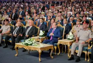 الرئيس السيسي : " لن يمس أحد دستور الدولة.. ولا تعبثوا بعقول المصريين"