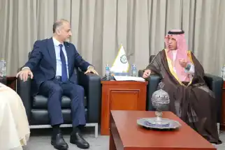 رئيس البرلمان العربي  يتسلم رسالة تهنئة من الرئيس الفلسطيني