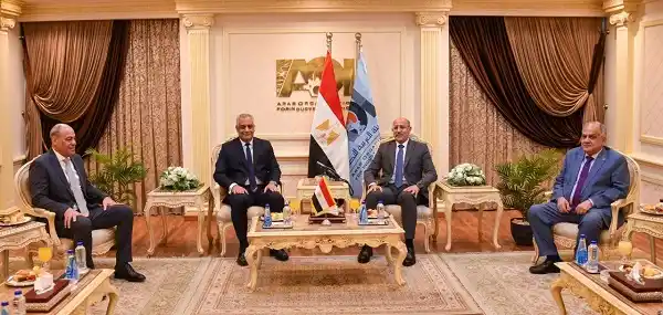 مباحثات بين وزارة الإنتاج الحربي و"العربية للتصنيع" لتعزيز التكامل الصناعي وتوطين التكنولوجيا